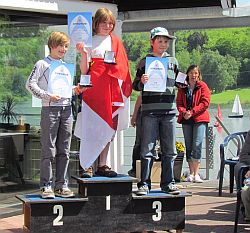 Die Sieger der Hessenmeisterschaft Optimist A von links 2. Platz Leonard Zacher WSVB-L, 1. Platz Felix Laukhardt SCU, 3. Platz Victor von Canstein  SGK