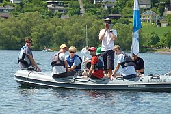 Gruppenbild auf dem Wasser in der praktischen Übung