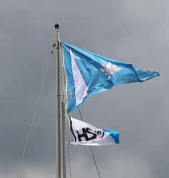 Gehören zusammen: Die Flaggen des SVB und des HSeV.